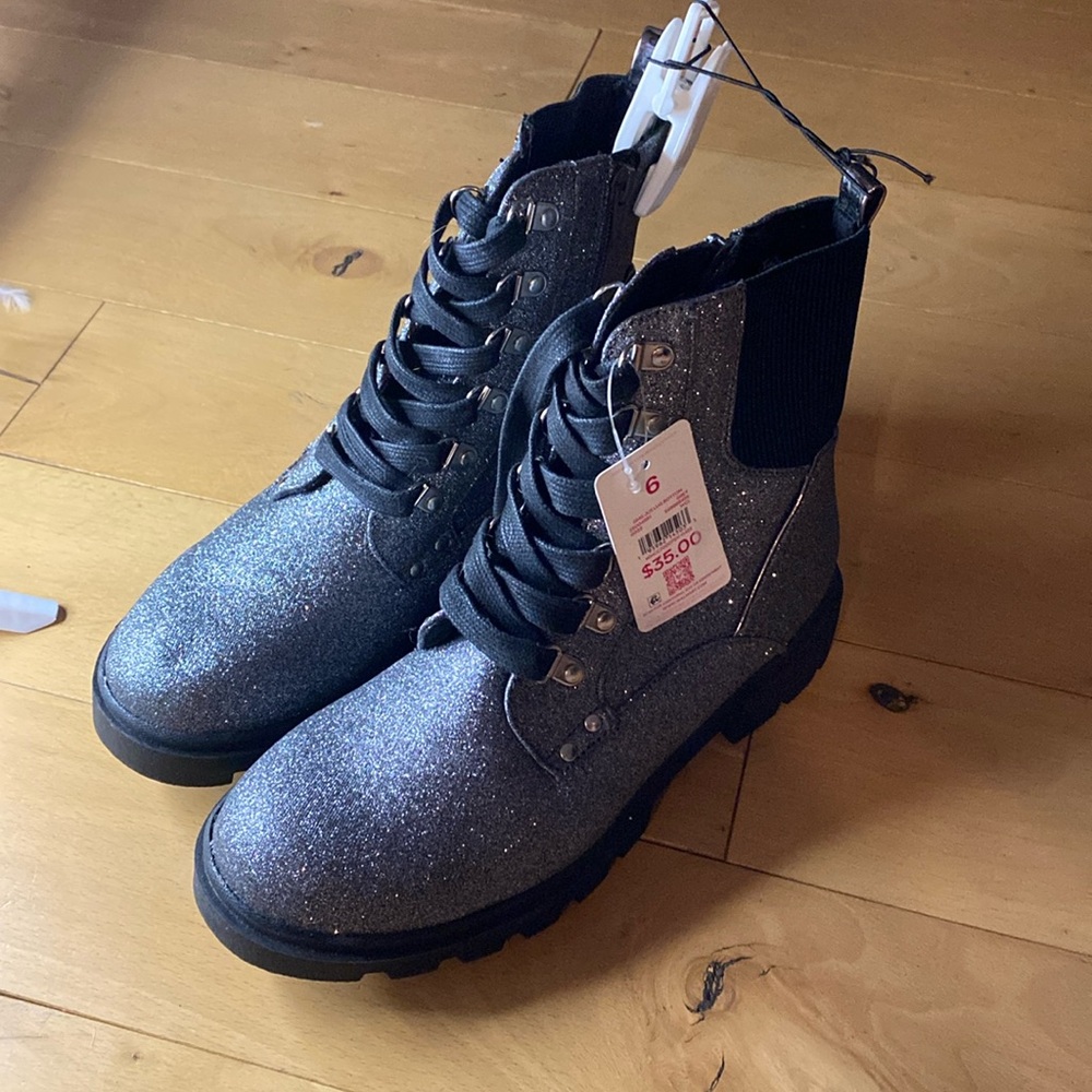 NWT Girls Glitter Boots